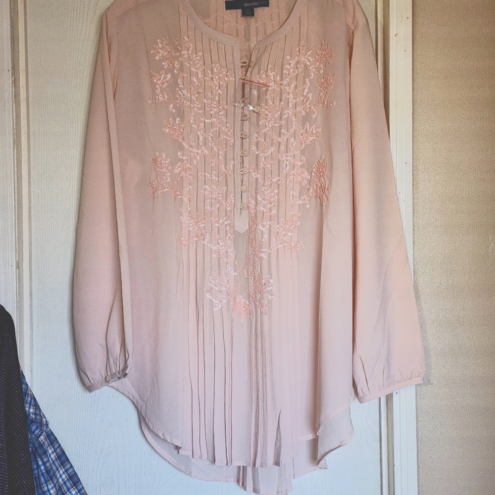 Denim 24/7 pleated front top with pink sequins plus size 20w 2x